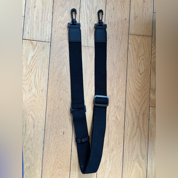 Poppy & Peonies Daily Tote - Picture 4 of 9